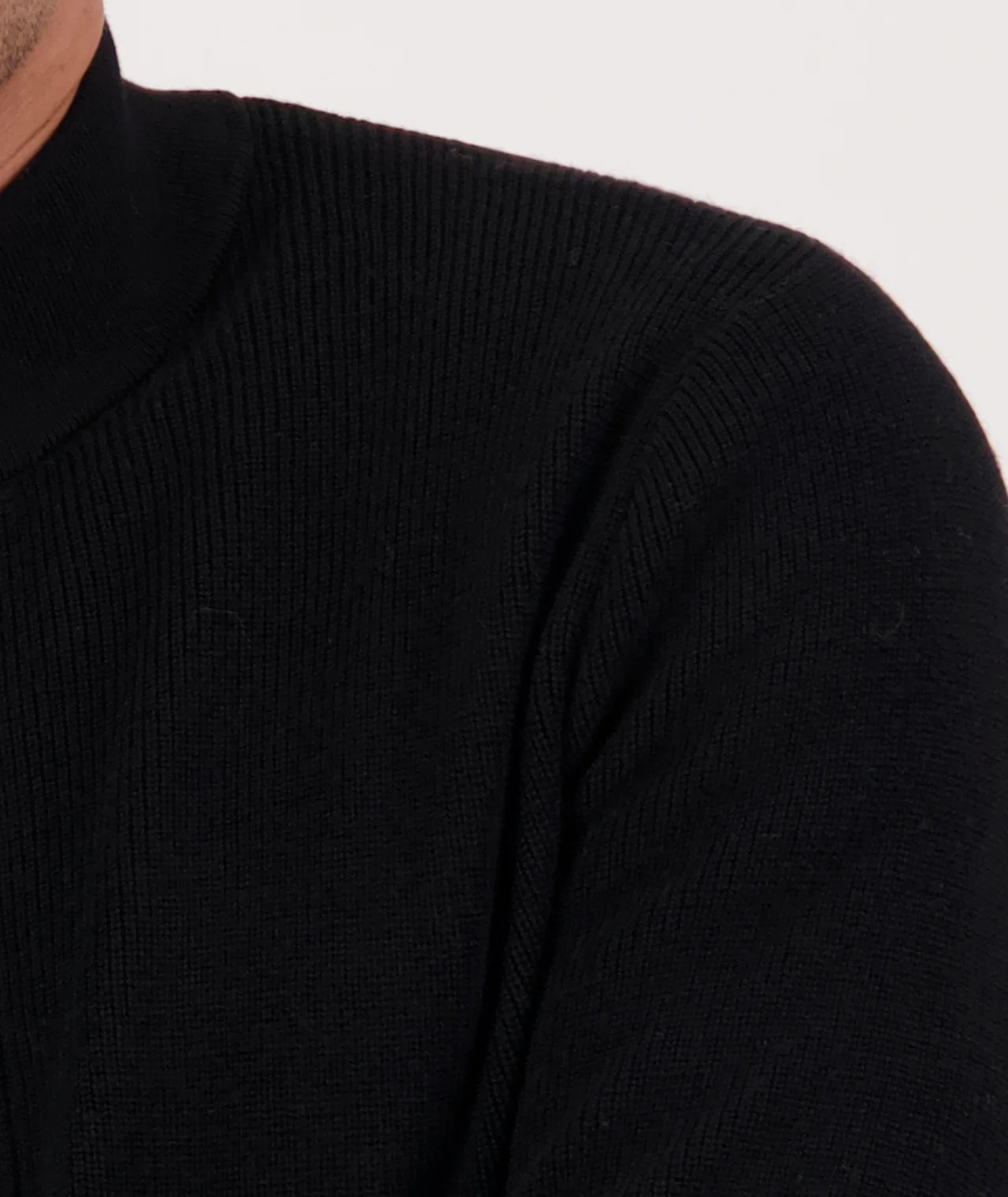 Men's Otahu River V2 Quarter Zip - Image 4