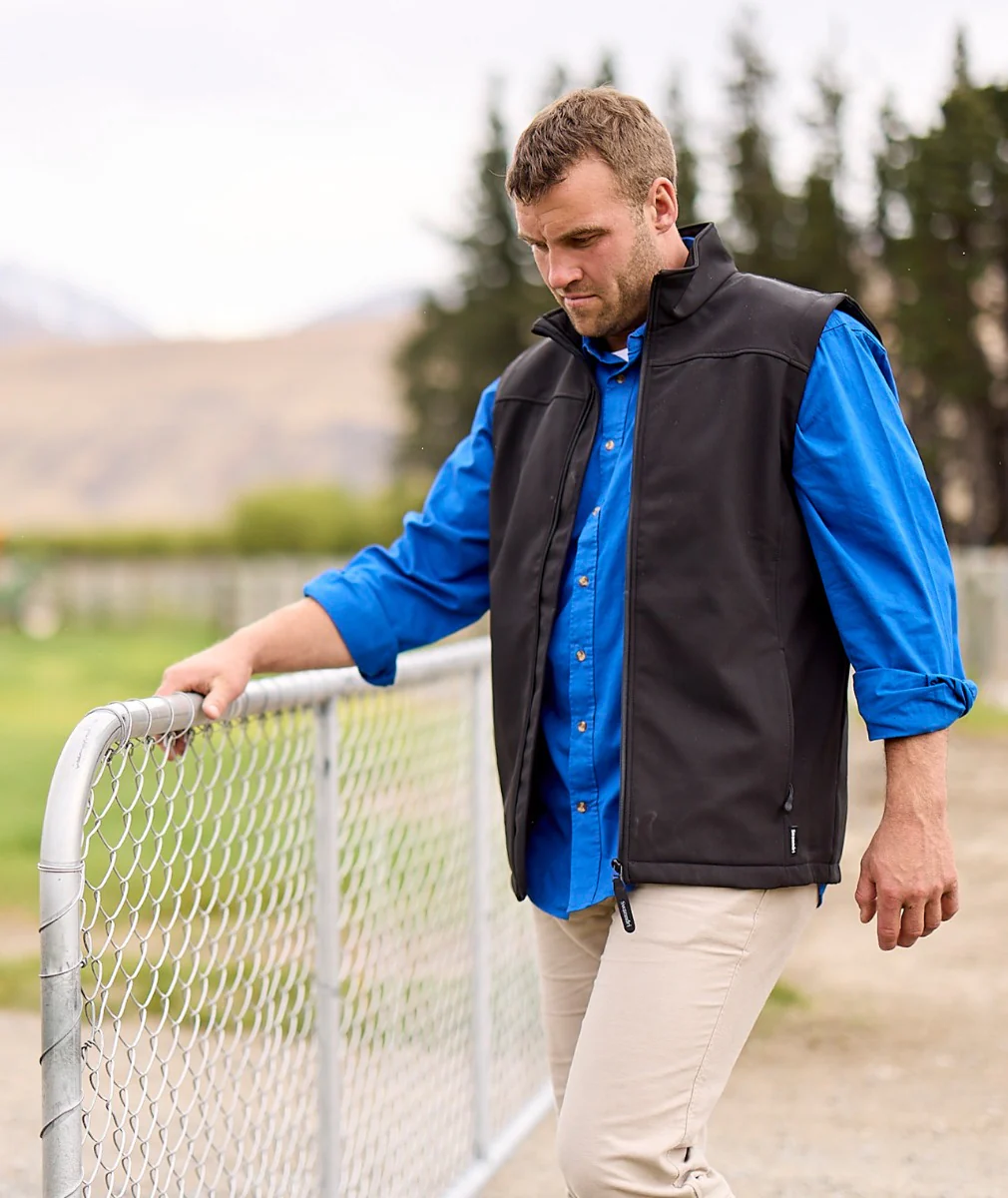 Men's Rimu Softshell Vest - Image 8