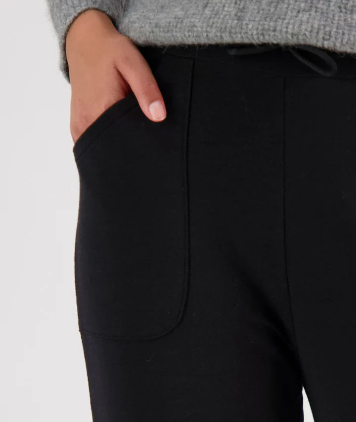 Women's Red Beach V3 Merino Jogger - Image 5